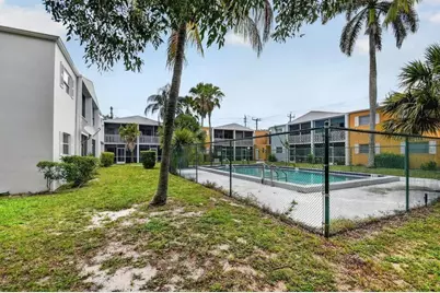 1501 Crescent Circle #C19, Lake Park, FL 33403 - Photo 10