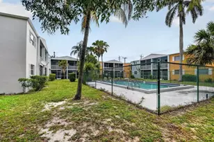 1501 Crescent Cir, Lake Park, FL 33403 - Photo 10