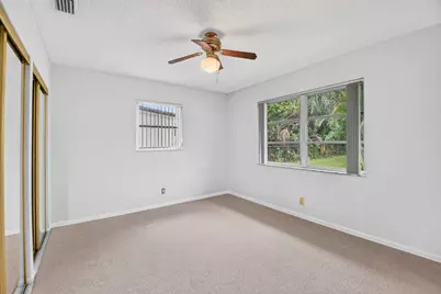 129 Greenbrier Drive, Palm Springs, FL 33461 - Photo 14