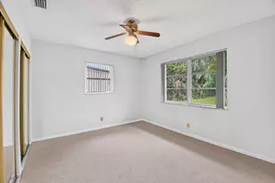 129 Greenbrier Dr, Palm Springs, FL 33461 - Photo 14