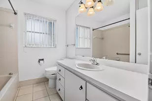 129 Greenbrier Dr, Palm Springs, FL 33461 - Photo 28