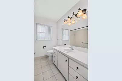 129 Greenbrier Drive, Palm Springs, FL 33461 - Photo 20
