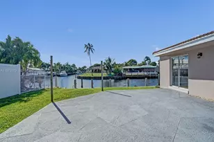 949 SE 10th Ct, Pompano Beach, FL 33060 - Photo 12