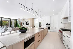 2400 Barcelona Dr, Fort Lauderdale, FL 33301 - Photo 10