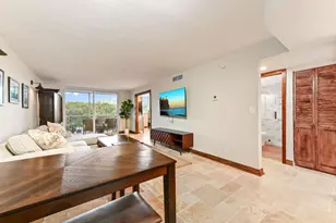 689 NE 6th Ct, Boynton Beach, FL 33435 - Photo 6