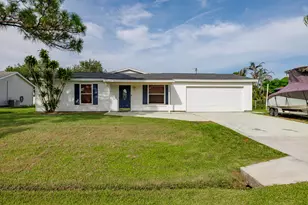 1810 SW Gemini Ln, Port Saint Lucie, FL 34984 - Photo 2