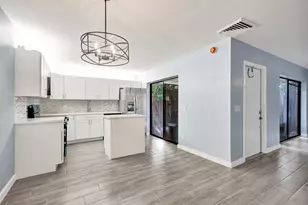 736 NW 98th Cir, Plantation, FL 33324 - Photo 4