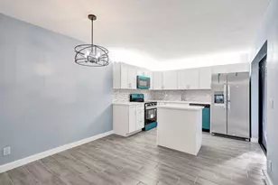 736 NW 98th Cir, Plantation, FL 33324 - Photo 8