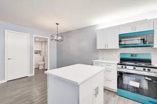 736 NW 98th Cir, Plantation, FL 33324 - Photo 2