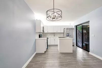 736 NW 98th Circle, Plantation, FL 33324 - Photo 6
