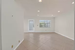 174 Capri D E, Delray Beach, FL 33484 - Photo 6