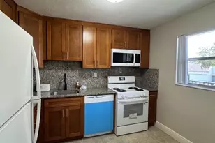 8411 Lagos De Campo Blvd, Tamarac, FL 33321 - Photo 2