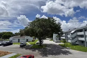 8411 Lagos De Campo Blvd, Tamarac, FL 33321 - Photo 16