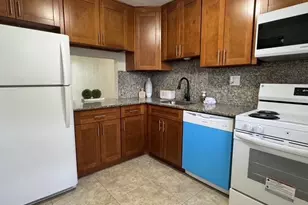 8411 Lagos De Campo Blvd, Tamarac, FL 33321 - Photo 6
