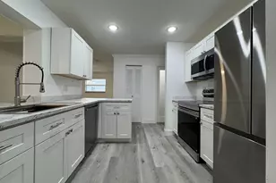 1331 W Campanelli Dr, Plantation, FL 33322 - Photo 4