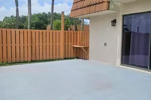 141 Heritage Way SE, West Palm Beach, FL 33407 - Photo 10