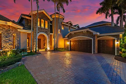 10538 Versailles Boulevard, Wellington, FL 33449 - Photo 4
