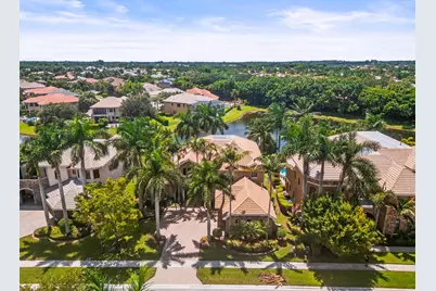 10538 Versailles Boulevard, Wellington, FL 33449 - Photo 6