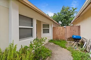 312 Bishop Rd, North Lauderdale, FL 33068 - Photo 4