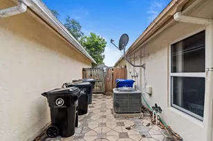 312 Bishop Rd, North Lauderdale, FL 33068 - Photo 20