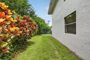 1200 SE Parkview Pl, Stuart, FL 34994 - Photo 32