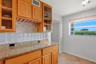 555 Banyan Tree Ln E, Delray Beach, FL 33483 - Photo 8