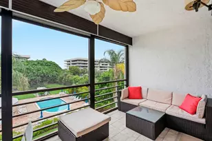 555 Banyan Tree Ln E, Delray Beach, FL 33483 - Photo 16