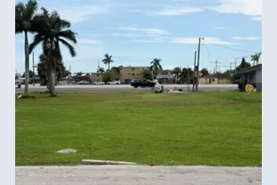 632 SW Avenue C, Belle Glade, FL 33430 - Photo 1