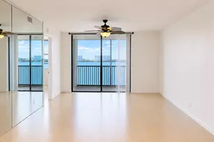 115 Lake Emerald Dr, Oakland Park, FL 33309 - Photo 2