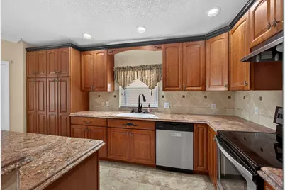 243 Wedgewood Circle, Greenacres, FL 33463 - Photo 12
