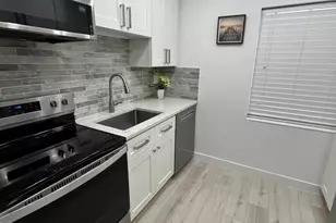 2060 NE 1st St, Deerfield Beach, FL 33441 - Photo 14