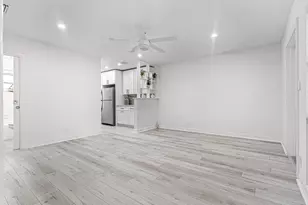 2060 NE 1st St, Deerfield Beach, FL 33441 - Photo 8