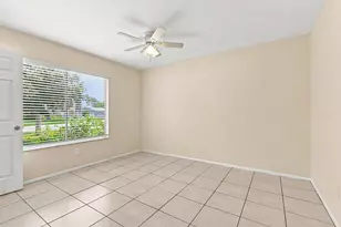 484 SW Eastport Cir, Port Saint Lucie, FL 34953 - Photo 10