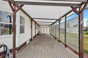 471 Ann Marie Cir, Port Saint Lucie, FL 34952 - Photo 4