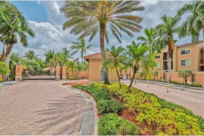 8020 N Nob Hill Road #206, Tamarac, FL 33321 - Photo 16