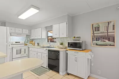 248 W Caribbean, Port Saint Lucie, FL 34952 - Photo 8