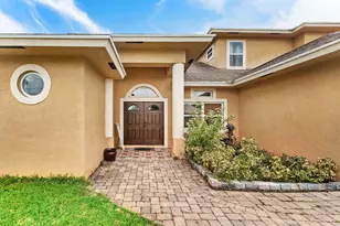 6112 NW Ginger Ln, Port Saint Lucie, FL 34986 - Photo 4
