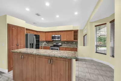 2325 NW 186th Avenue, Pembroke Pines, FL 33029 - Photo 4