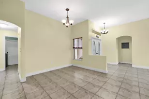 2325 NW 186th Ave, Pembroke Pines, FL 33029 - Photo 16