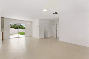 3856 Corrigan Ct, Lake Worth Beach, FL 33461 - Photo 8