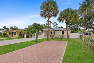 3856 Corrigan Ct, Lake Worth Beach, FL 33461 - Photo 2