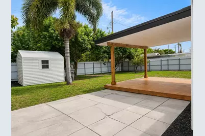 2013 Longwood Road, West Palm Beach, FL 33409 - Photo 2