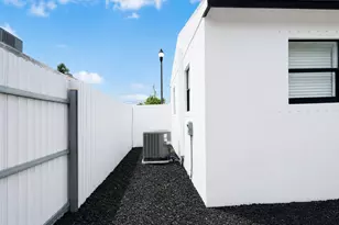 2013 Longwood Rd, West Palm Beach, FL 33409 - Photo 22