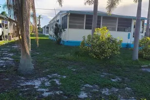 8294 SE Sandy Ln, Hobe Sound, FL 33455 - Photo 2