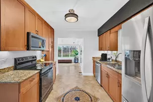 4670 NE 4th Ave, Oakland Park, FL 33334 - Photo 10