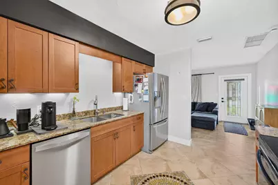 4670 NE 4th Avenue, Oakland Park, FL 33334 - Photo 12