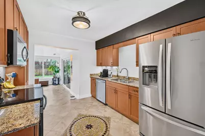 4670 NE 4th Avenue, Oakland Park, FL 33334 - Photo 10
