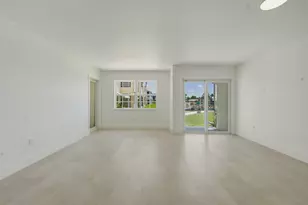 700 Pine Dr, Pompano Beach, FL 33060 - Photo 6