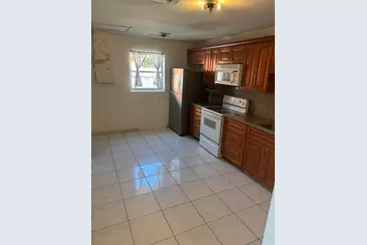 681 SW 14th Street, Deerfield Beach, FL 33441 - Photo 2