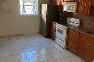 681 SW 14th St, Deerfield Beach, FL 33441 - Photo 2